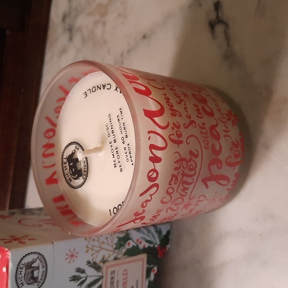 NWT.  Michel Design Works Joy to the World Soy Candle in Decorative Box - Picture 2 of 13